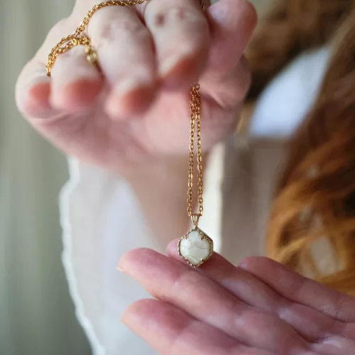 Peakem szilvamag medál - 14k arany medál 15mm 