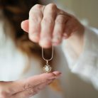 Dione Lotus anyatejes Medál