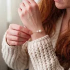 Anyafonál - ezüst köztes gyöngy karkötő anyatejjel vagy babahajjal