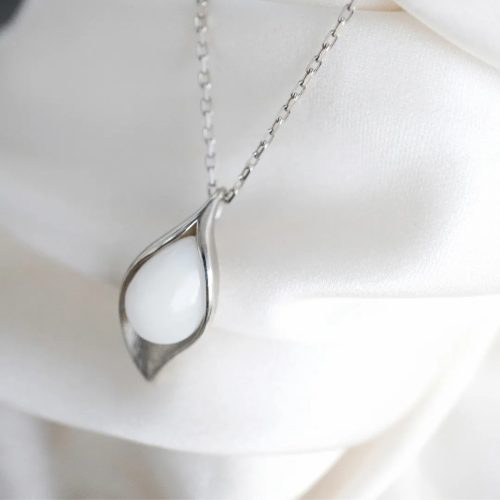 Tale of the leaf - Leaf-shaped 925 silver pendant with a drop of breast milk