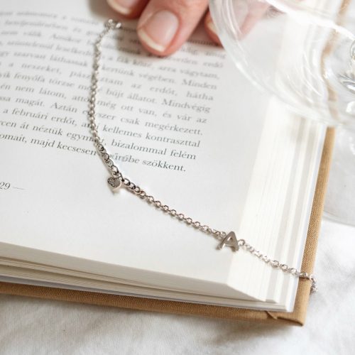 Ezüst kristály születéskő karkötő